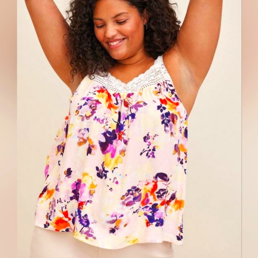 Torrid Gauze Crochet Detail Floral Tank 00X